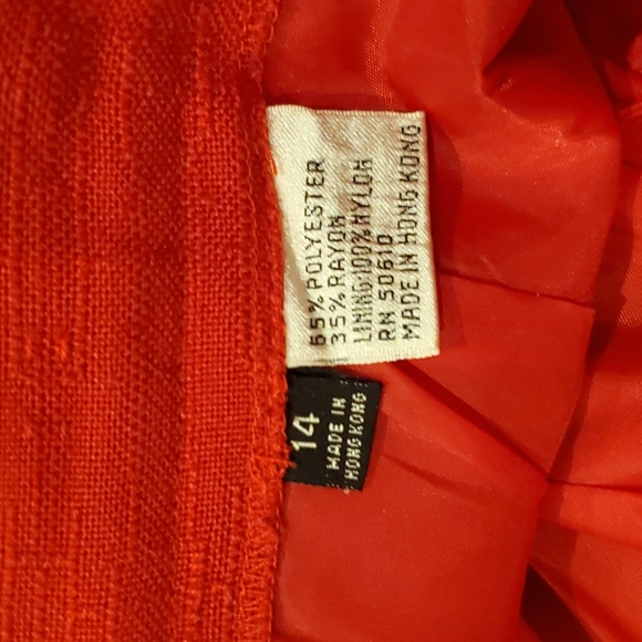 1980's KASPER Vintage Red Two Piece Short Sleeve Suit Sz 14 runs small - Picture 11 of 12